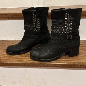 Vince Camuto black ankle boots. Size7.5